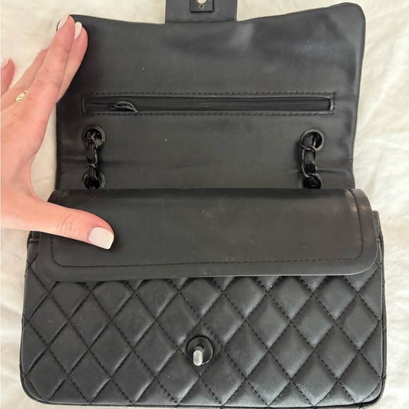 Chanel Classic Black Quilted Shoulder Bag - Picture 4 of 6